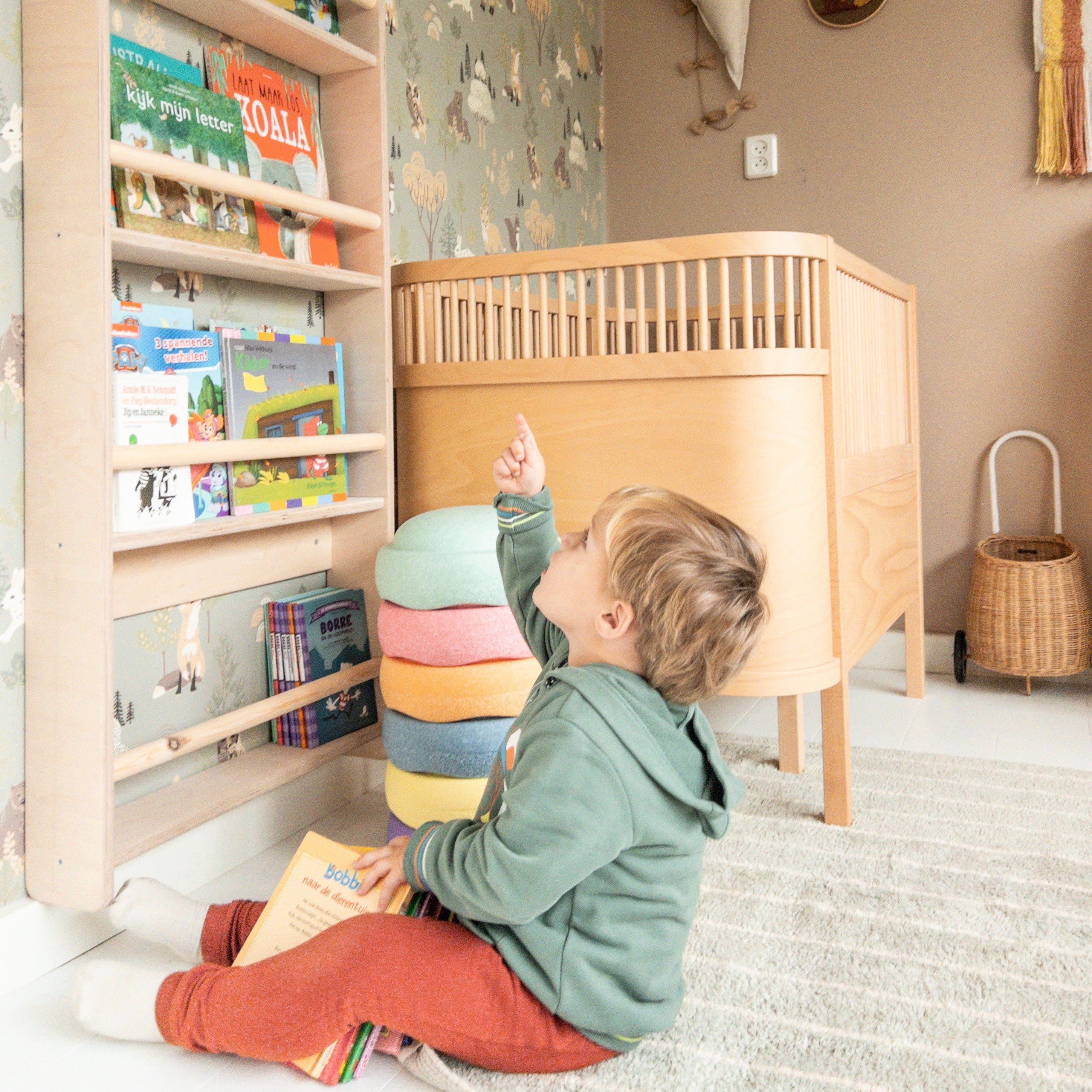Montessori boekenrek kinderkamer | 5 planken - blank - toddie.nl