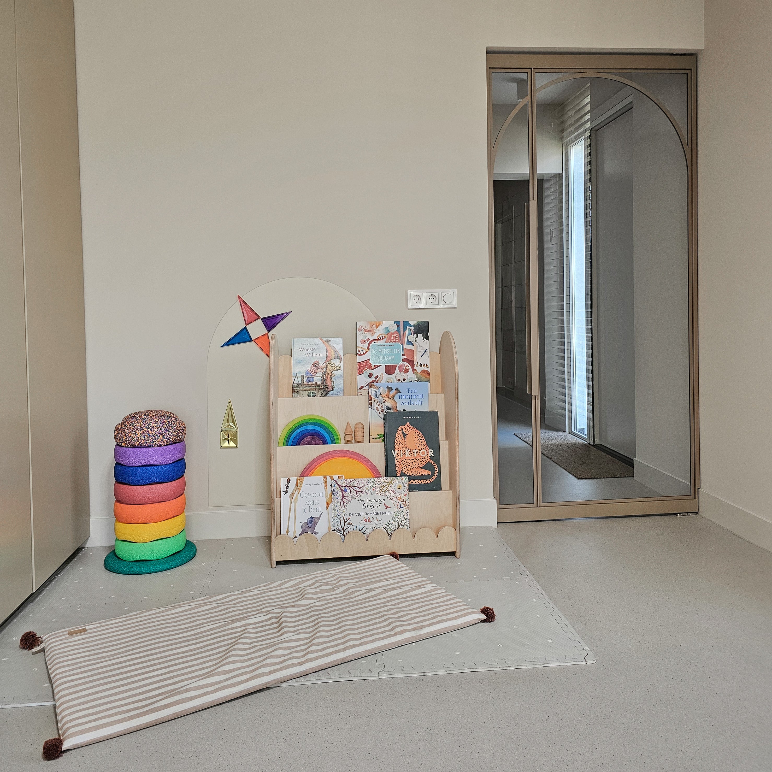 Bubble Montessori étagère à livres chambre d'enfant | 4 marches - naturel