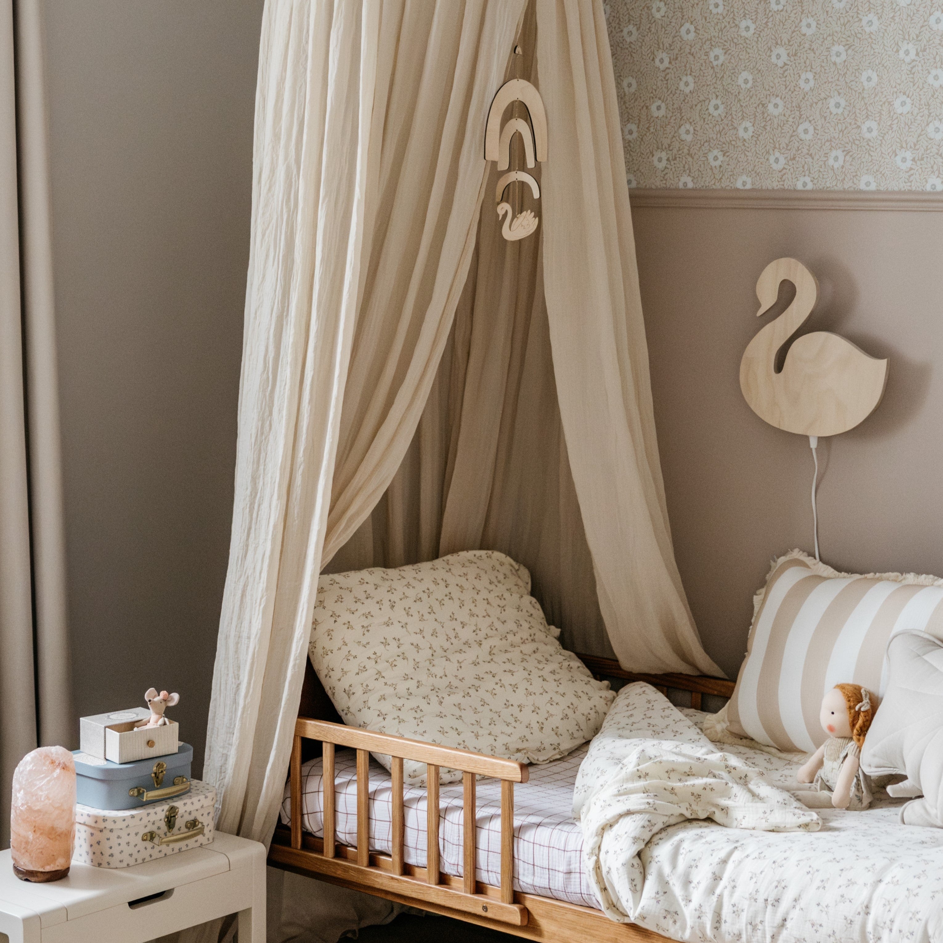 Houten wandlamp kinderkamer | Zwaan - blank - toddie.nl ®