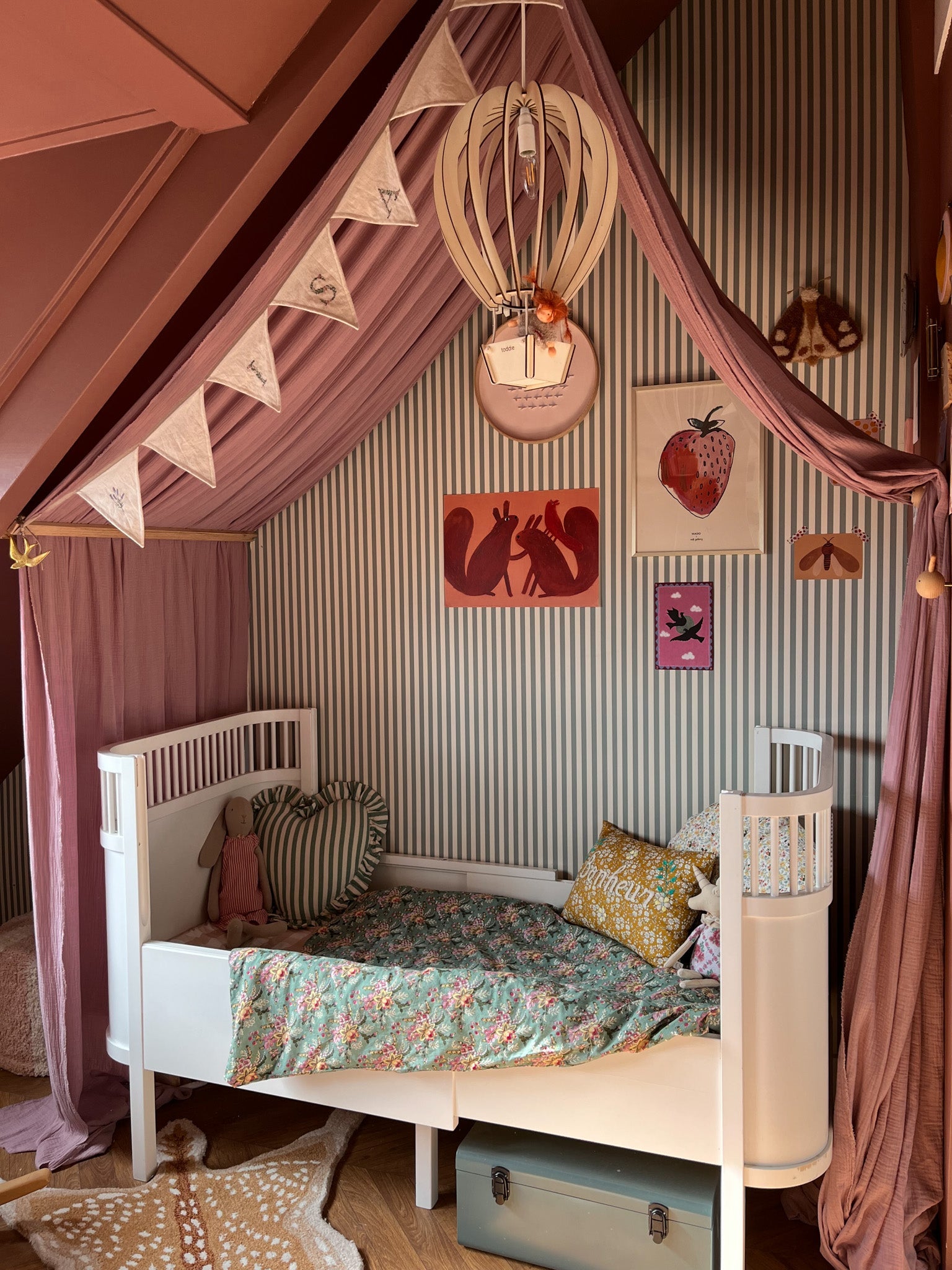 Lampe suspendue en bois chambre d'enfant | Montgolfière - naturel