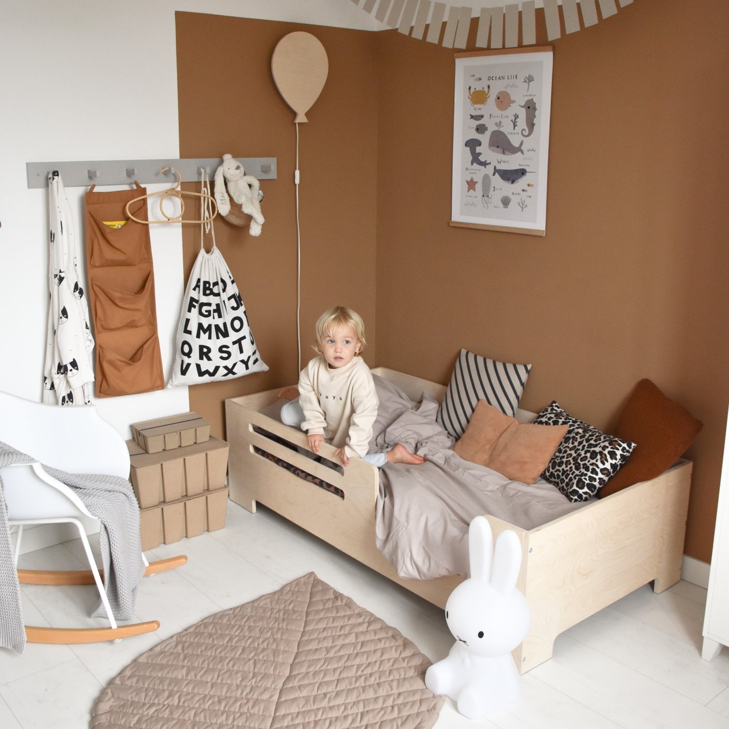 Houten wandlamp kinderkamer | Ballon - toddie.nl