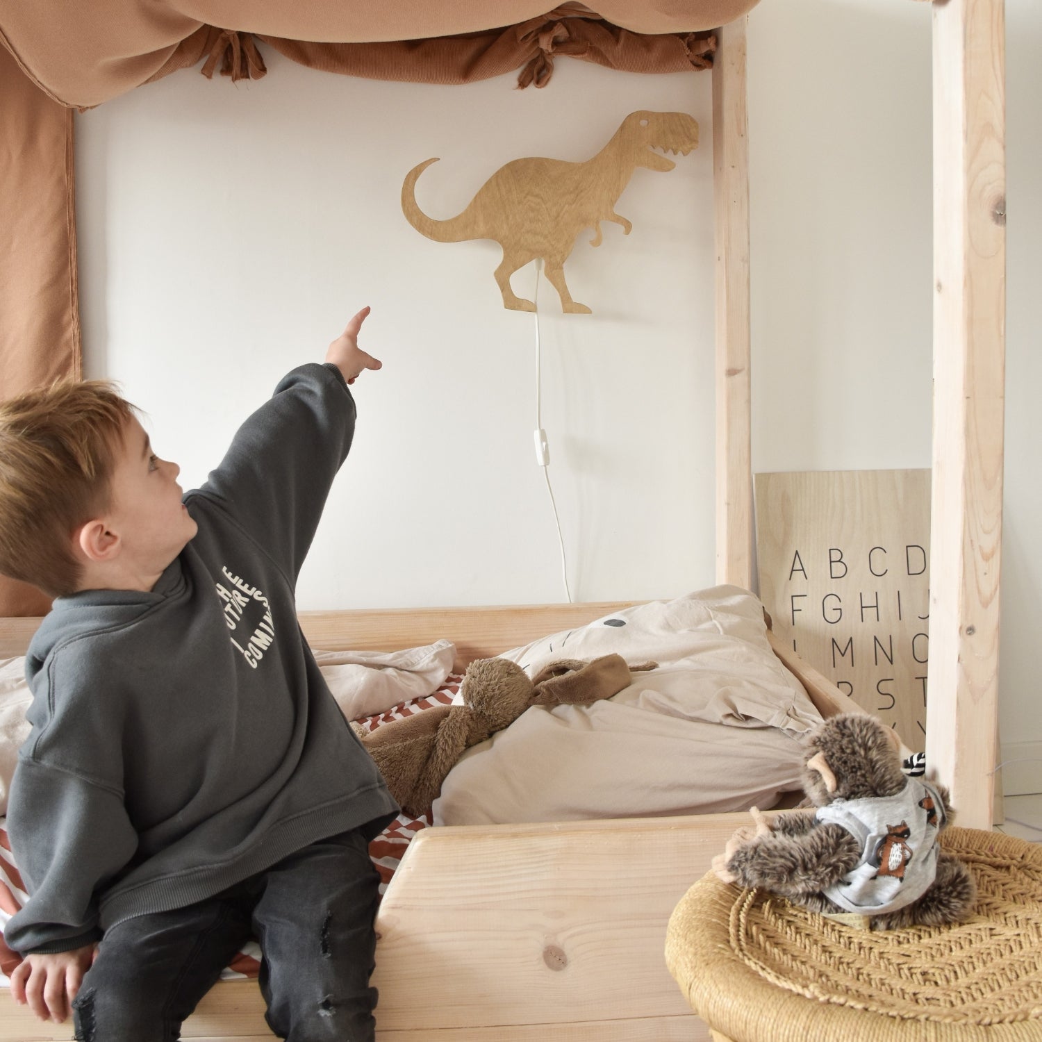 Houten wandlamp kinderkamer | Tyrannosaurus - toddie.nl
