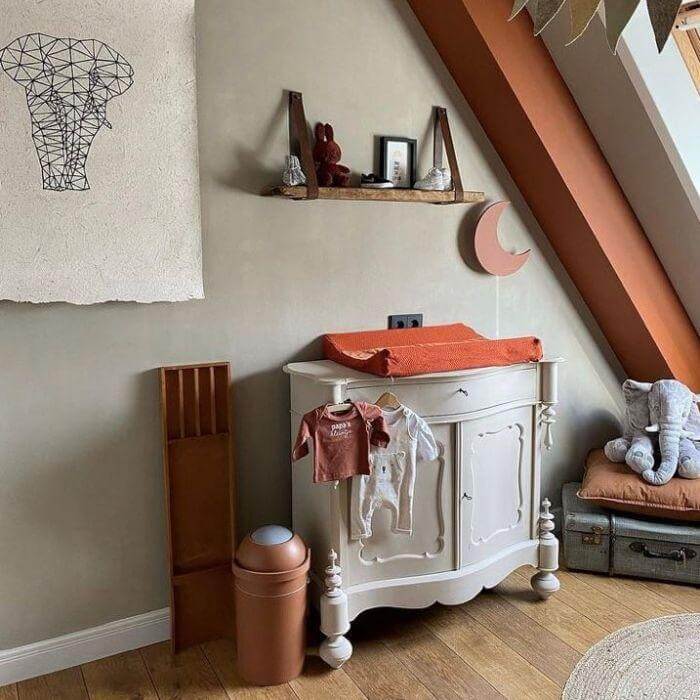 Houten wandlamp kinderkamer | Maan - baksteen rood - toddie.nl