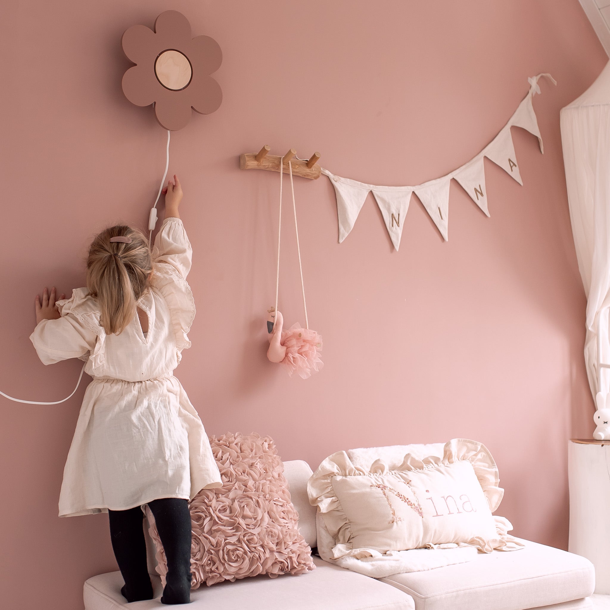 Houten wandlamp kinderkamer | Bloem - terra roze - toddie.nl ®