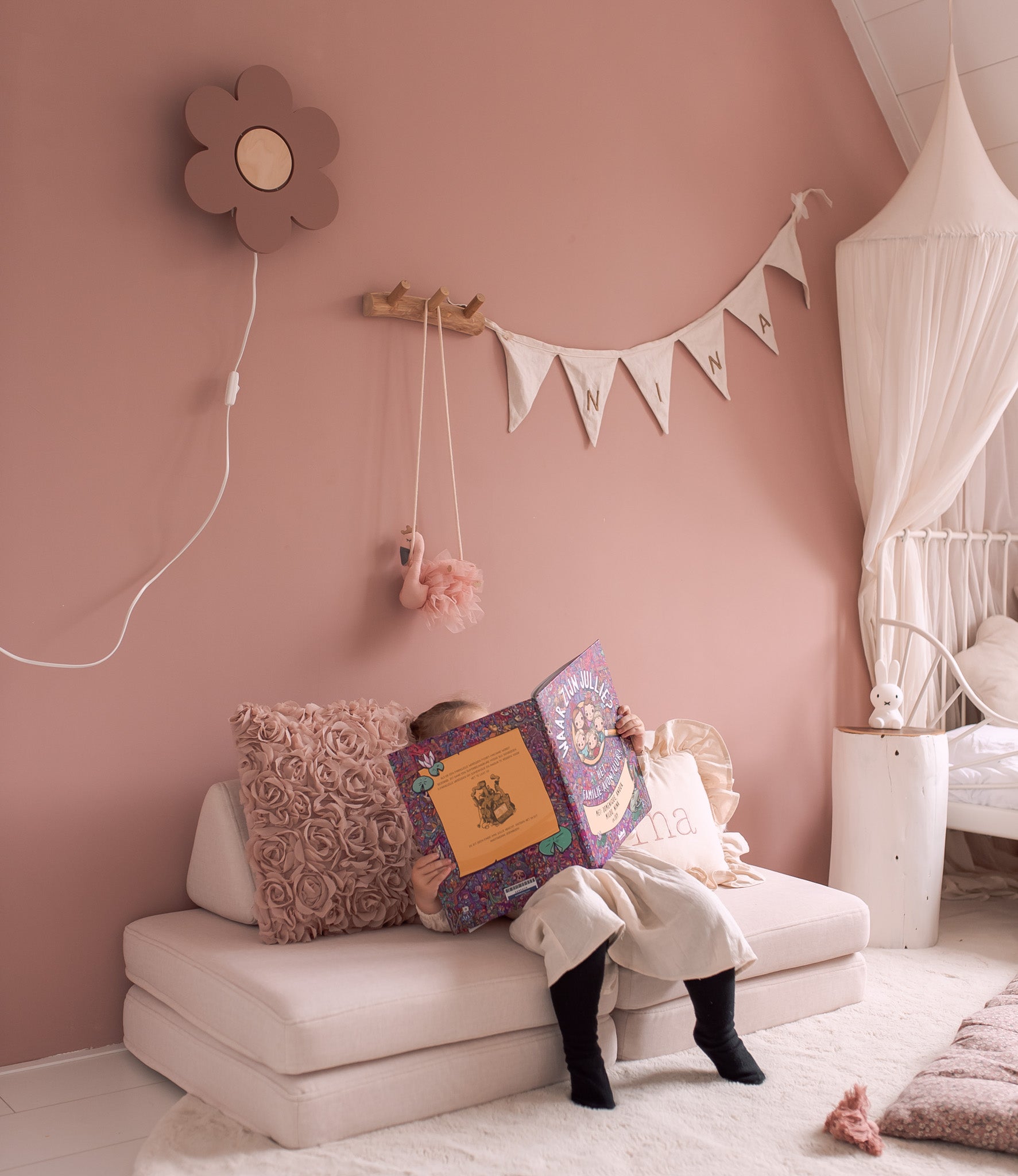 Houten wandlamp kinderkamer | Bloem - terra roze - toddie.nl ®