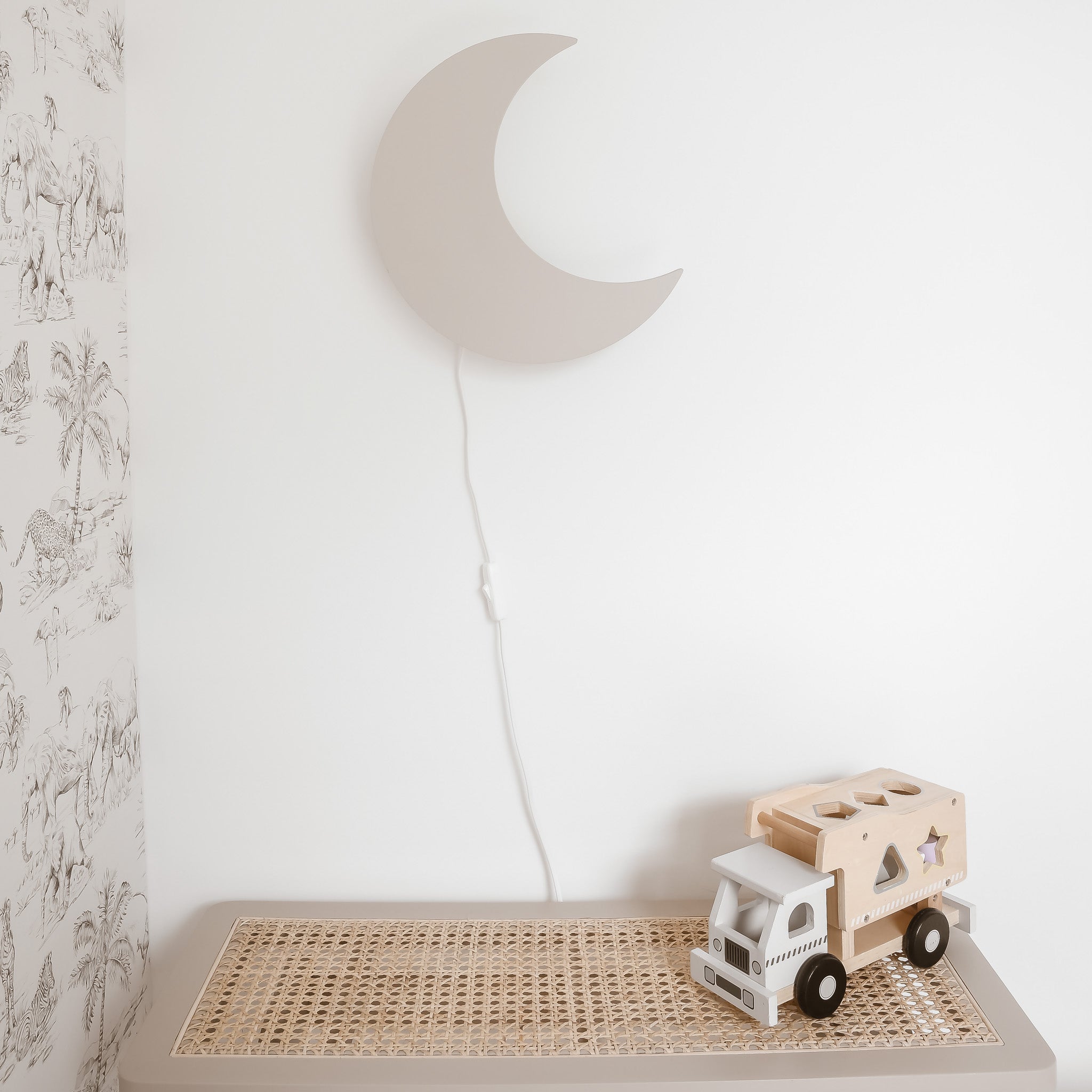 Houten wandlamp kinderkamer | Maan - beige - toddie.nl