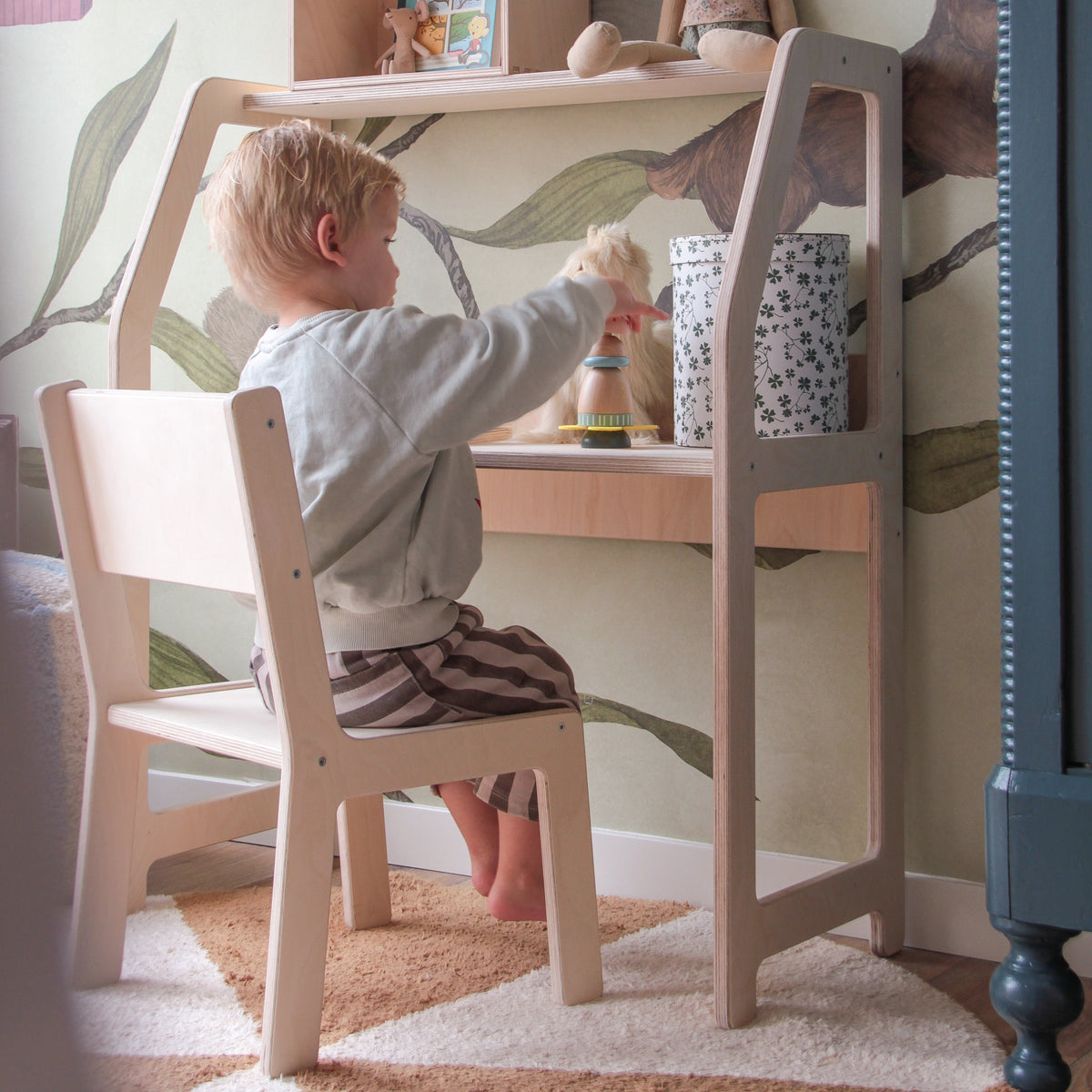 Skinnie houten kinderstoeltje 2-7 jaar | Kleuterstoeltje - blank - toddie.nl ®