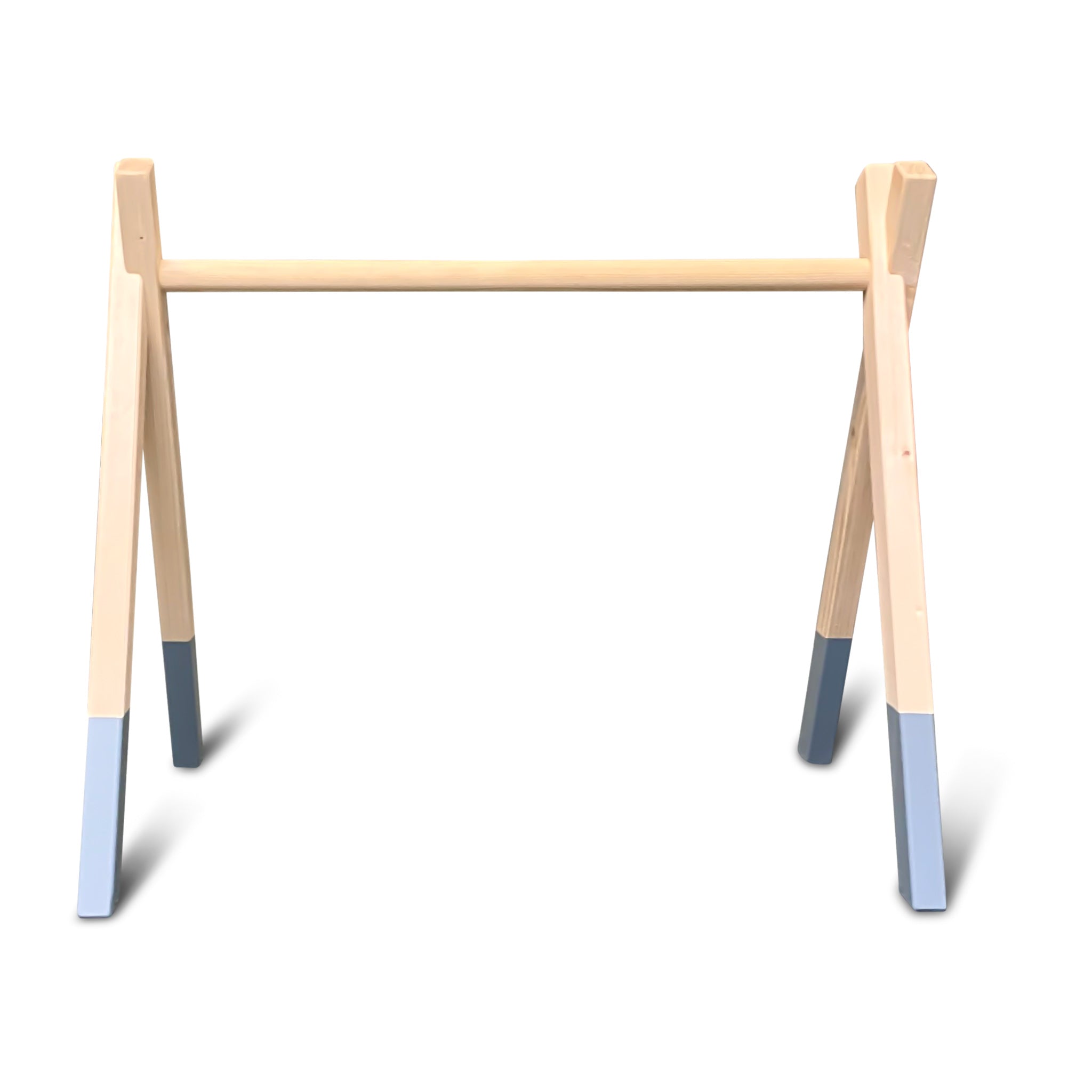 Portique d’éveil en bois blue, sans les jouets suspendus (vendus séparément), en forme de tipi, en bois massif - toddie.fr