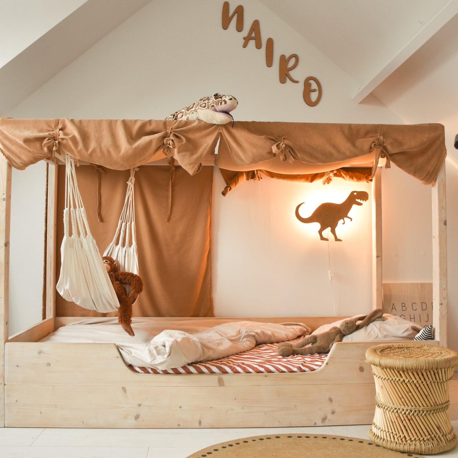 Applique murale en bois chambre d'enfant | Tyrannosaure - naturel