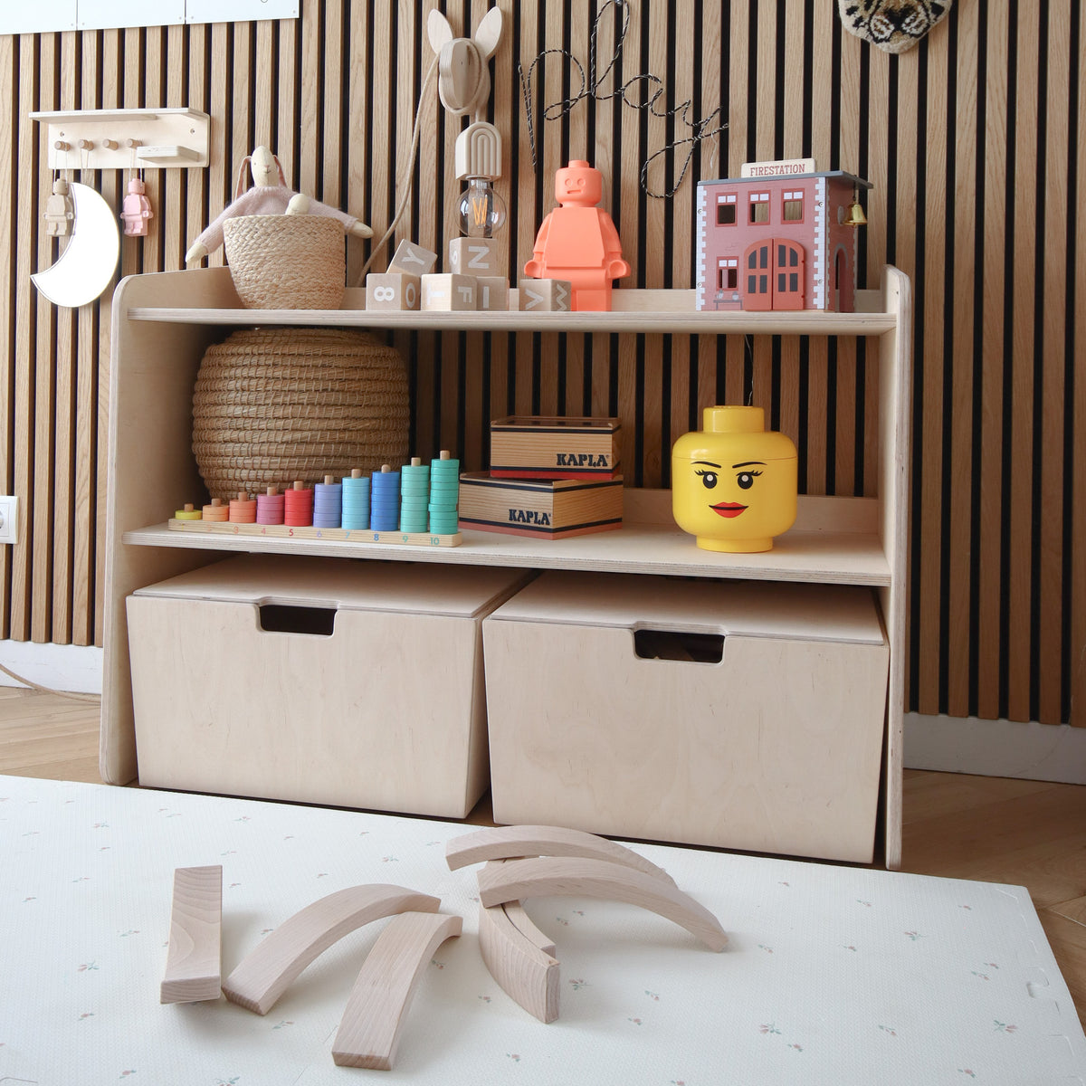 Montessori rijdende opbergkist met zwenkwieltjes en deksel - blank - toddie.nl ®