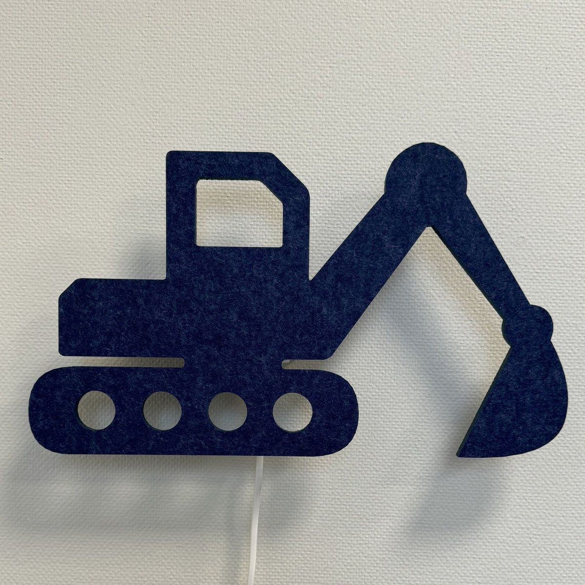 Applique en feutre pelleteuse bleu nuit – au mur