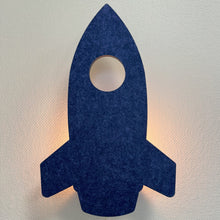 Applique en feutre fusée bleu nuit – lampe allumée