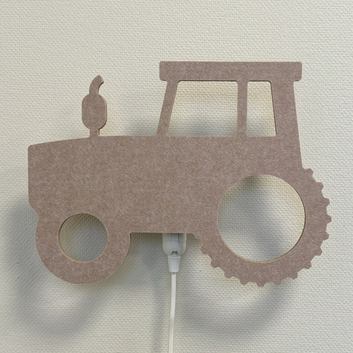 Applique en feutre tracteur beige sable – lampe éteinte