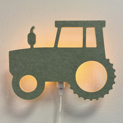 Applique en feutre tracteur vert sauge – lampe allumée
