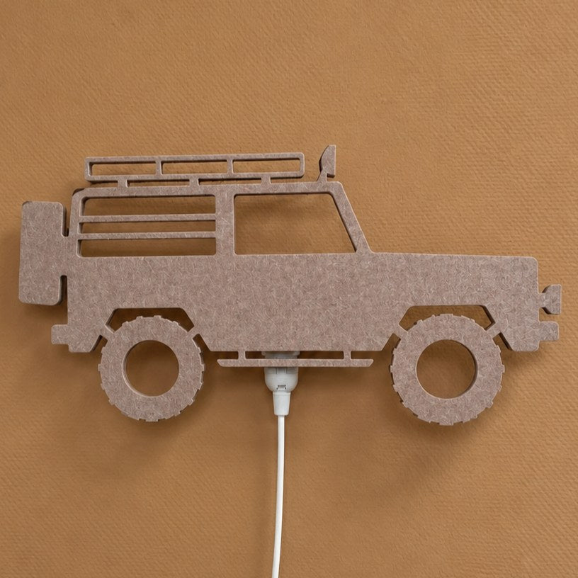 Applique en feutre jeep 4x4 beige sable – lampe éteinte au mur