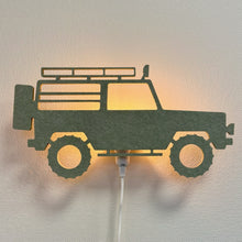 Applique en feutre jeep 4x4 vert sauge – lampe allumée