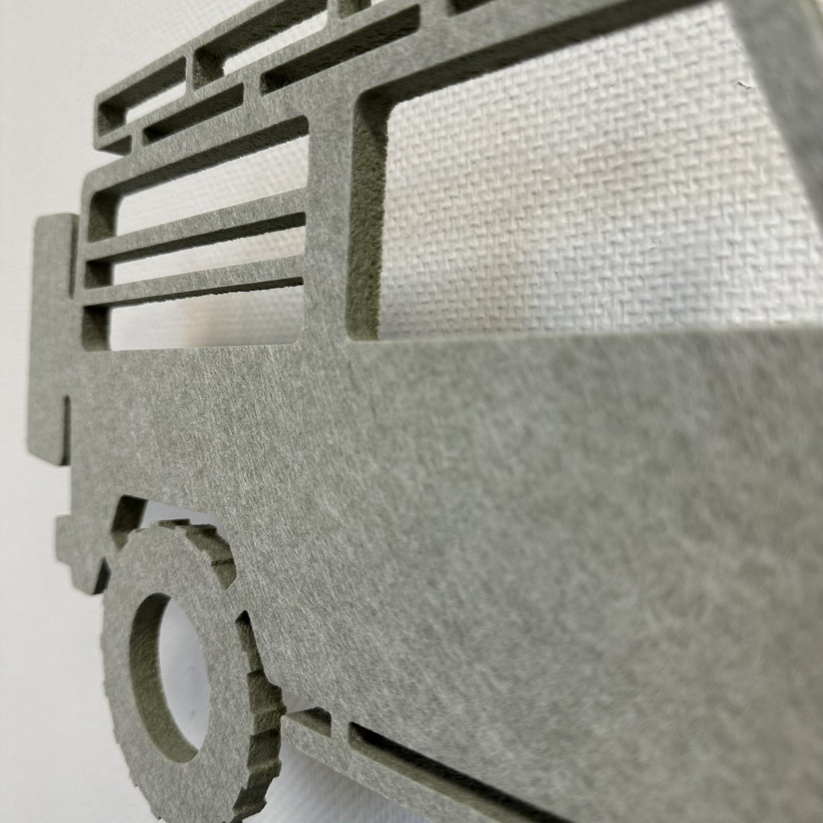 Applique en feutre jeep 4x4 vert sauge – gros plan sur le feutre PET