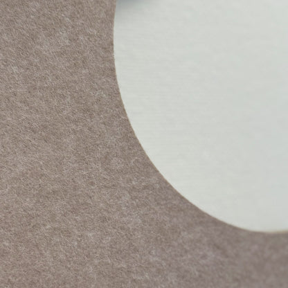Applique en feutre lune beige sable – gros plan sur le feutre PET