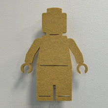 Applique en feutre petit personnage jaune ocre – lampe éteinte