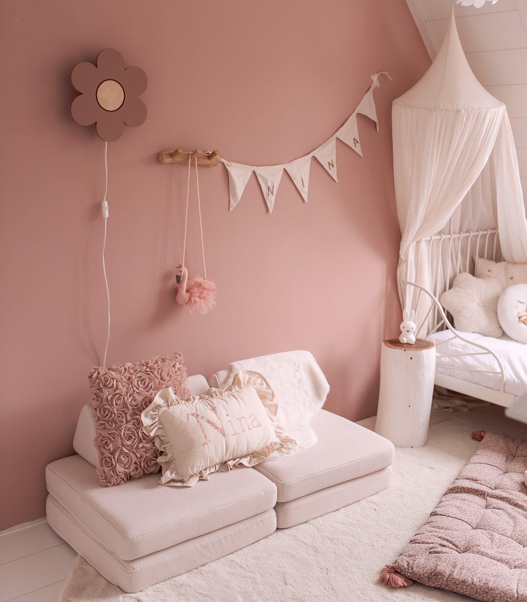 Applique murale en bois chambre d'enfant | Fleur - terre rose