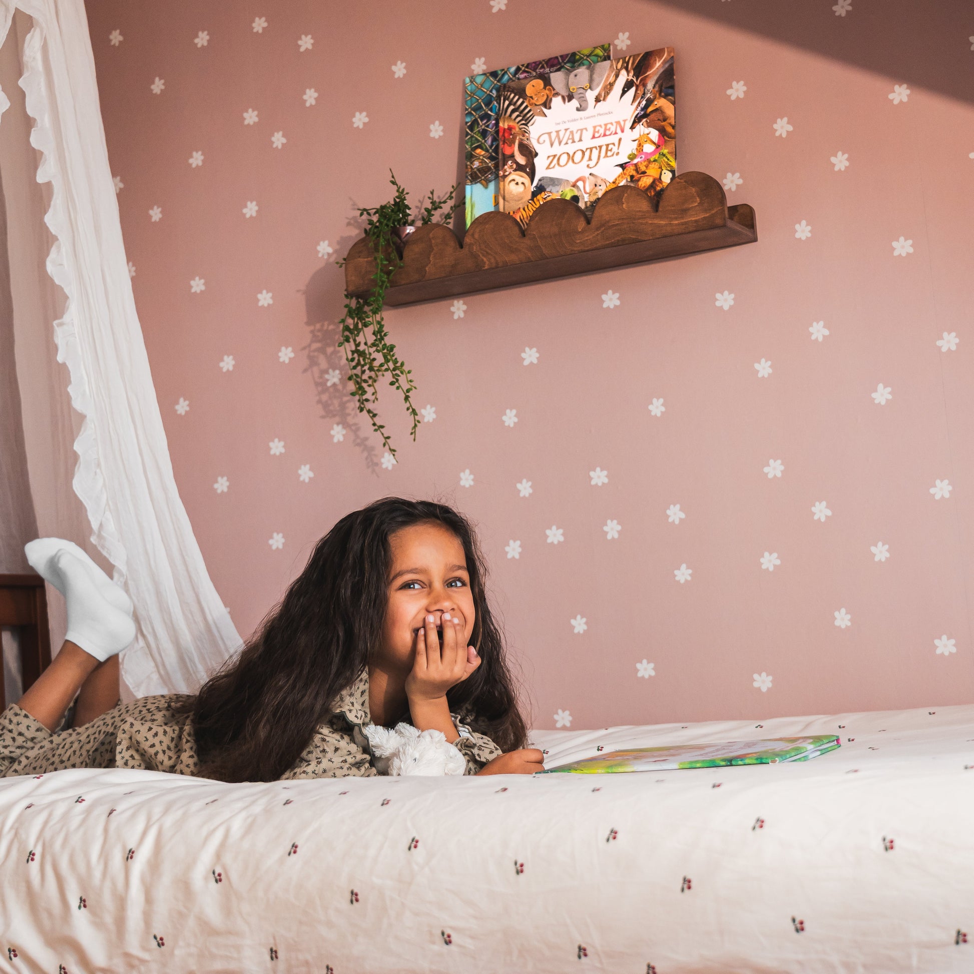 Bubble Montessori boekenrek kinderkamer | 1 plank - wengé gebeitst - toddie.nl ®