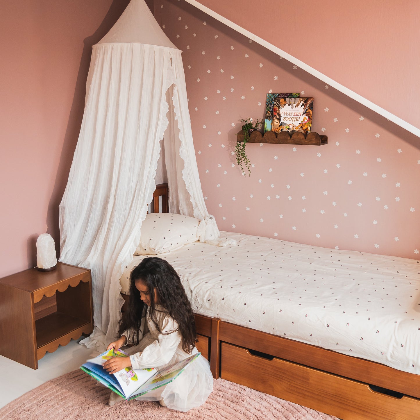 Bubble Montessori boekenrek kinderkamer | 1 plank - wengé gebeitst - toddie.nl ®