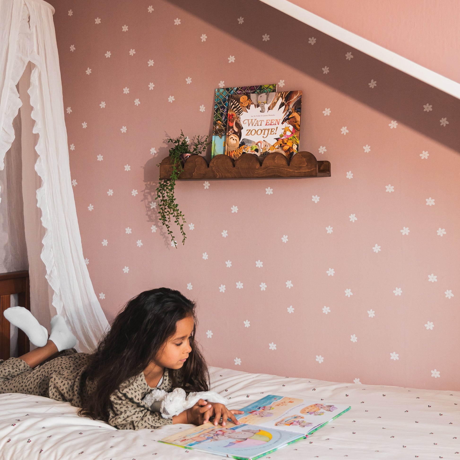 Bubble Montessori boekenrek kinderkamer | 1 plank - wengé gebeitst - toddie.nl ®