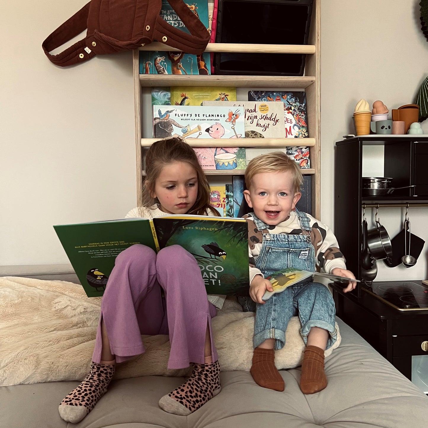 Montessori boekenrek kinderkamer | 4 planken - blank - toddie.nl