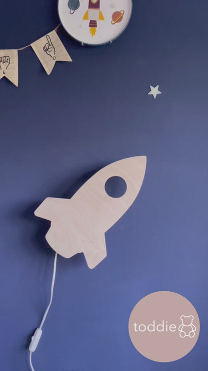 Applique murale en bois pour chambre d'enfant | Fusée - naturel