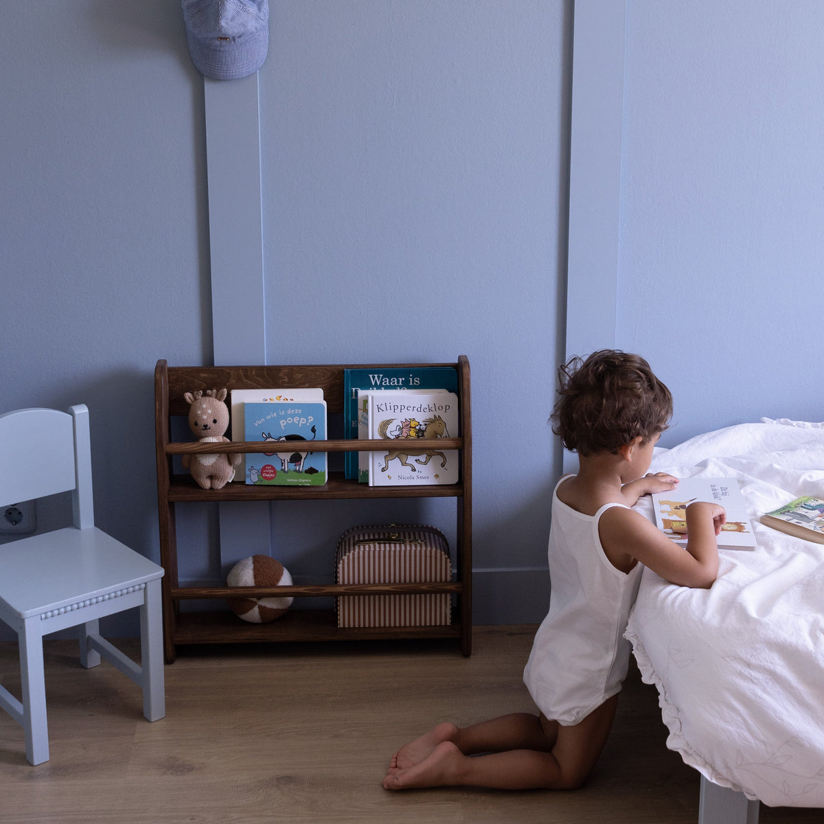 Bibliothèque murale enfant Montessori | Shelfie, 2 étagères - teintée Wengé