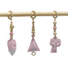 Jouets à suspendre portique d’éveil feutrine roses avec perles de bois | Jouets Playgym - toddie.fr