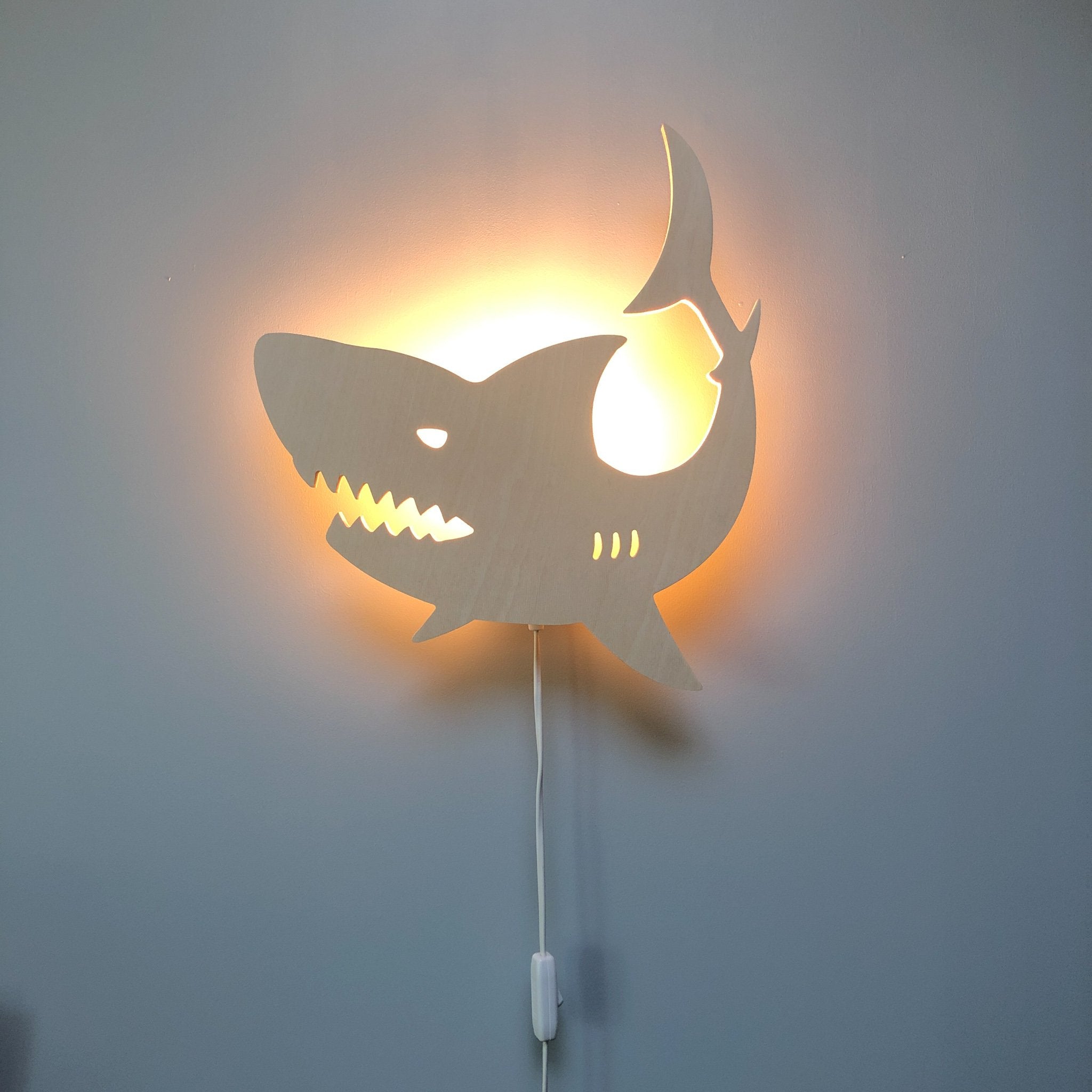 Applique murale en bois chambre enfants | Requin en stratifié - toddie.fr