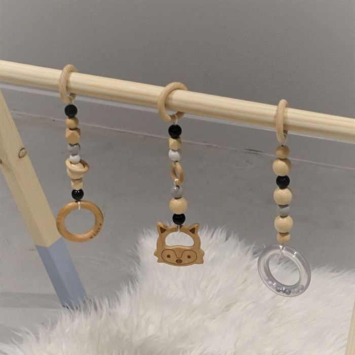 Jouets à suspendre portique d’éveil perles noires avec renard | Jouets Playgym - toddie.fr